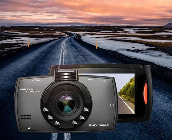 Dash cam with screen